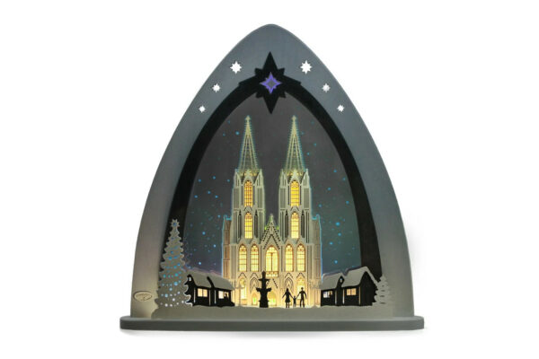 Lichterspitze aus Acrylglas und Sperrholz in den Farben Grau und Blau gehalten. Eine moderne Lichterspitze mit dem Motiv des Kölner Doms mit Weihnachtsmarkt